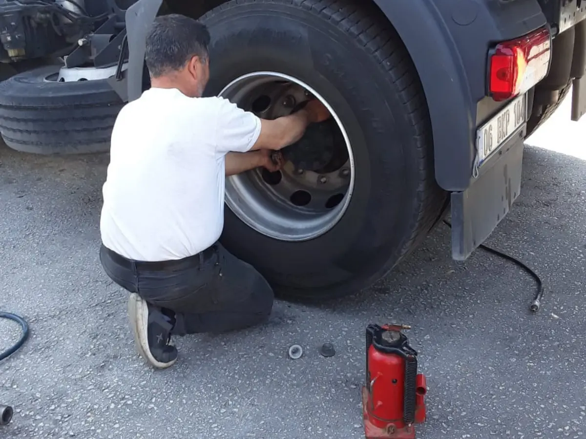 Buca Oto Lastikçi